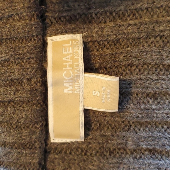 Michael Kors womens grey faux fur sweater - Picture 7 of 8